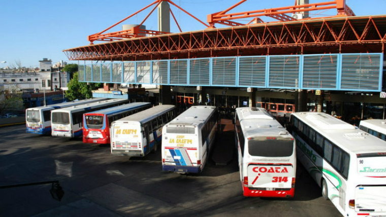 Desde el viernes empezaron los aumentos en el transporte interubano.
