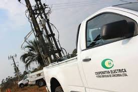 Como consecuencia de la ca�da de un rayo se cort� una l�nea de media tensi�n.