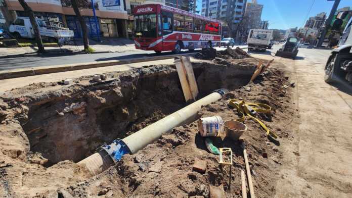 Obras en el servicio de agua complican el tr�nsito en el centro de Carlos Paz