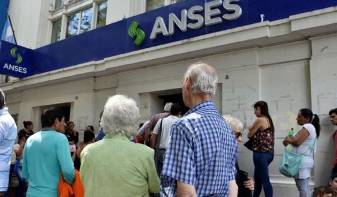 Subsidios de luz y gas para jubilados de ANSES: conoc quines NO pueden acceder a la reduccin de las tarifas