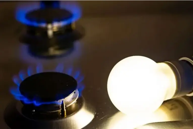 Subsidios de luz y gas: definieron cuánto consumo tendrá bonificación en octubre
