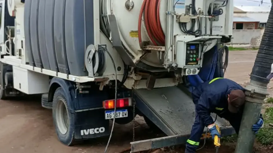 ARSA intensifica el mantenimiento del sistema cloacal en Sierra Grande y Playas Doradas